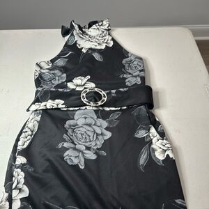 Sexy dress for those nice nights out. M w/pockets